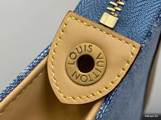 LOUIS VUITTON VOYAGE-27*21*6CM POCHETTE 0205